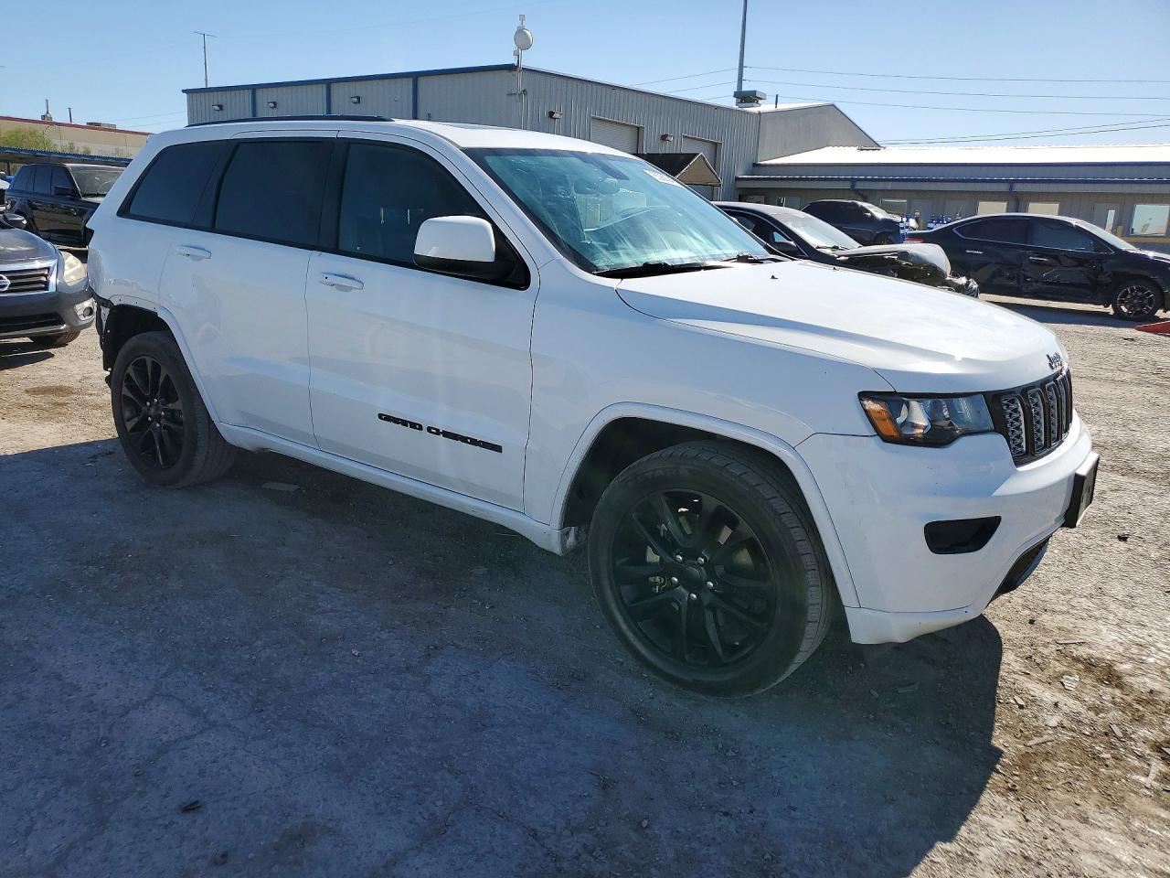 2021 Jeep Grand Cherokee Laredo - zdjęcie 4
