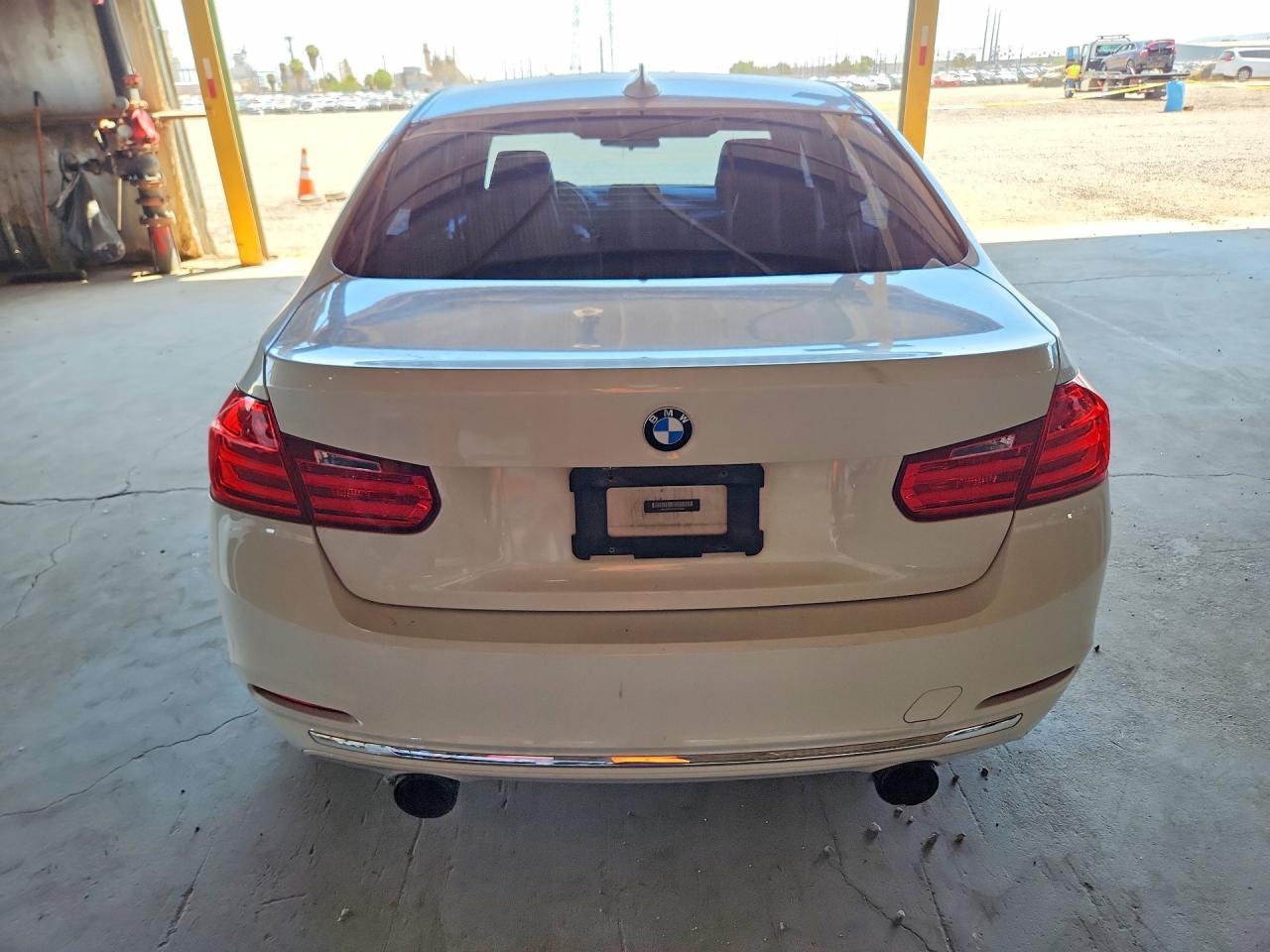 2015 BMW 320 I - zdjęcie 6
