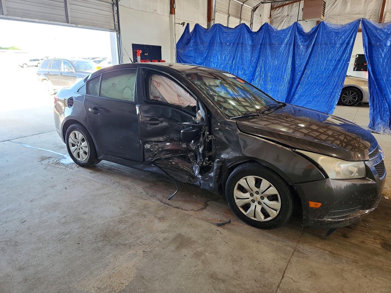 2014 Chevrolet Cruze Ls - zdjęcie 4
