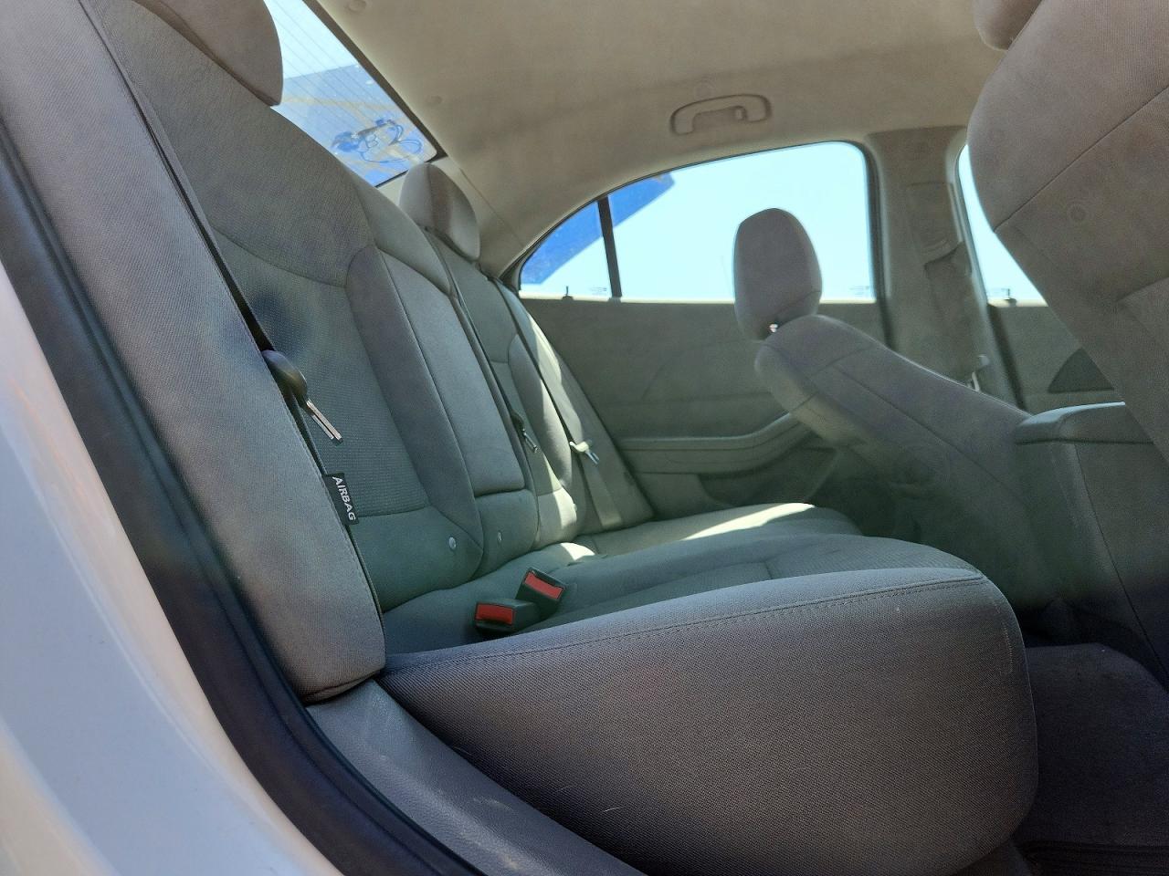 2014 Chevrolet Malibu Ls - zdjęcie 10