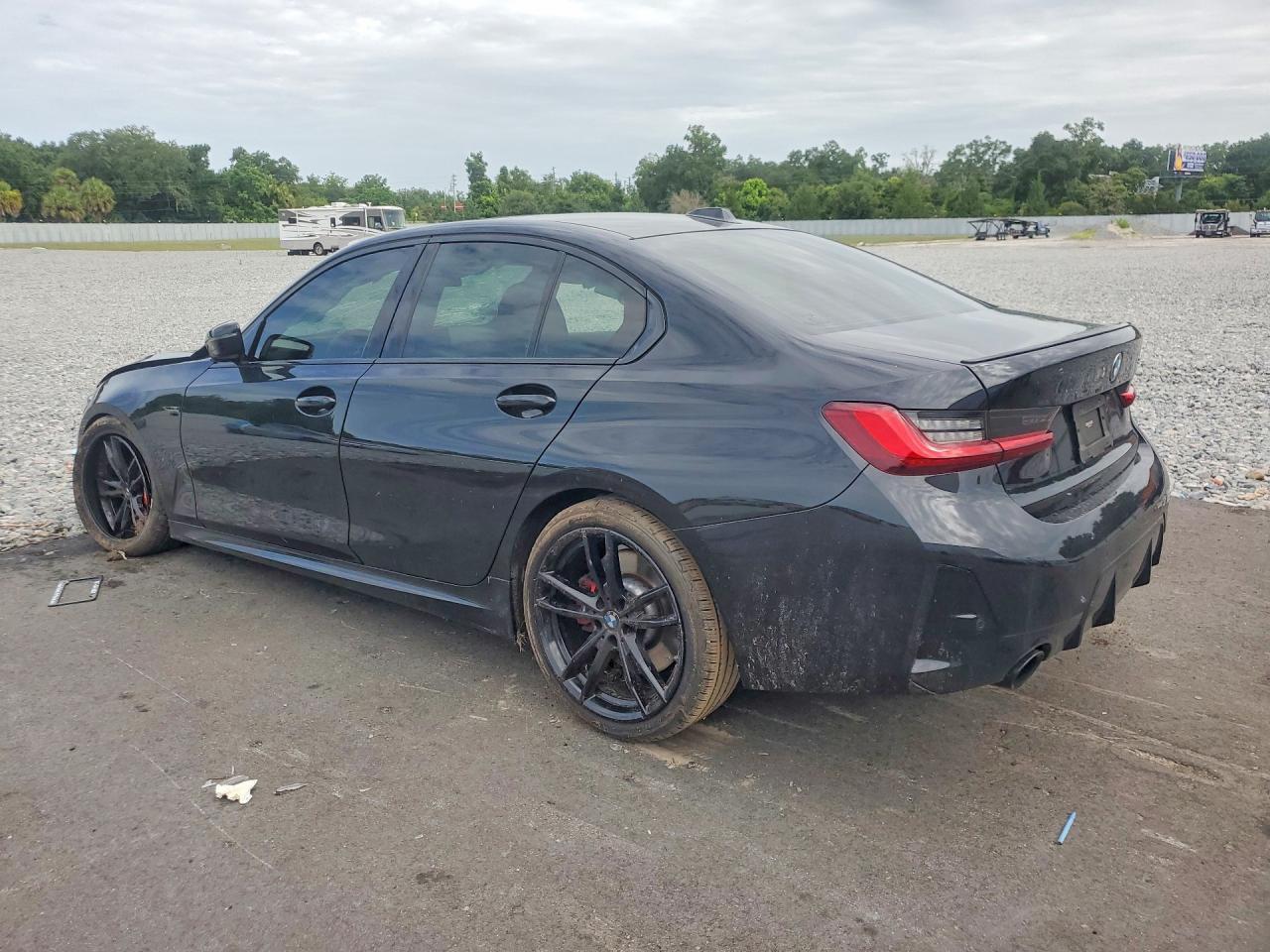 2023 BMW 330I - zdjęcie 2