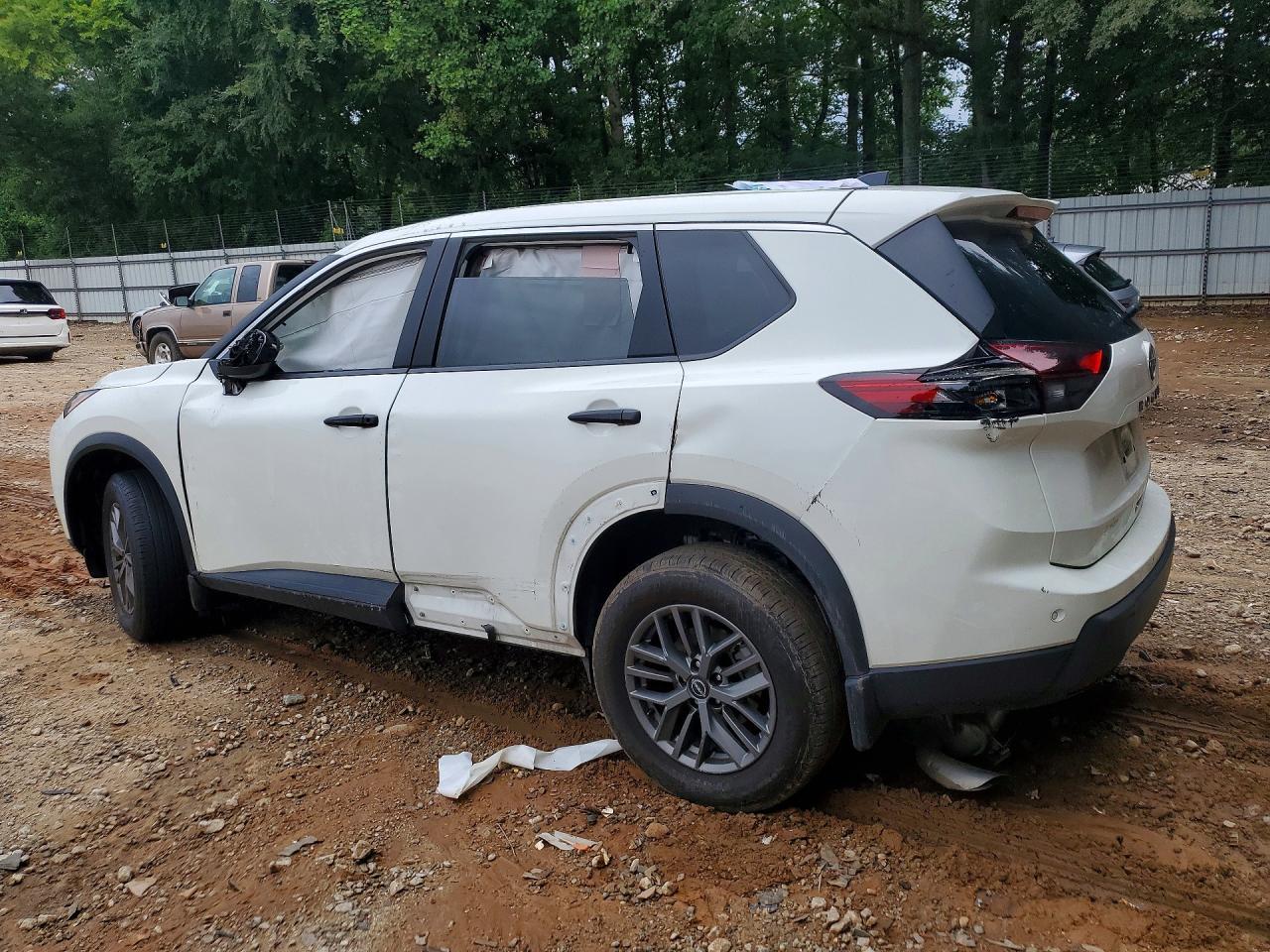 2026 Nissan Rogue S - zdjęcie 2