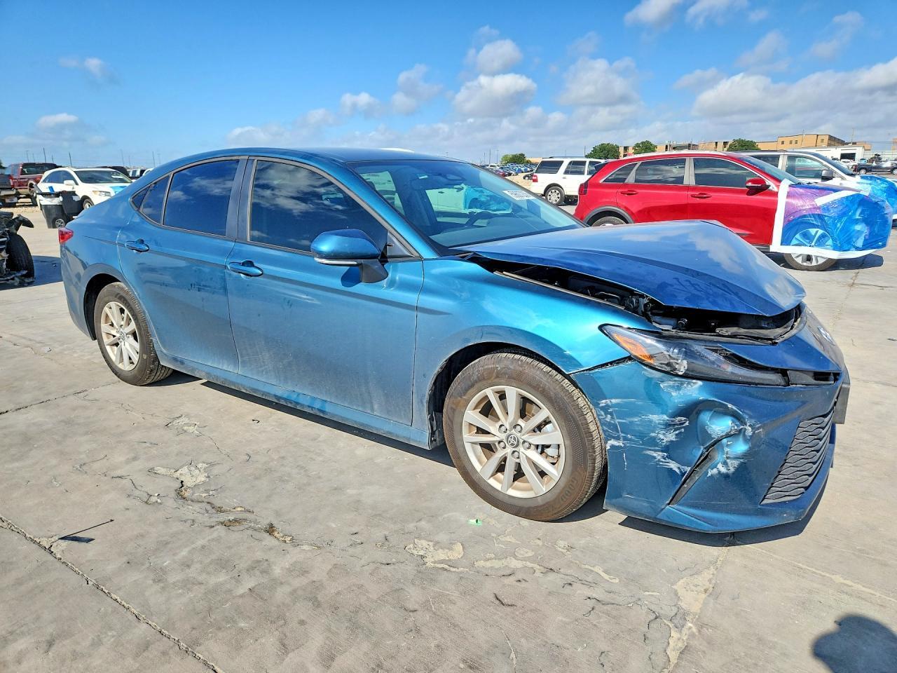 2025 Toyota Camry Le - zdjęcie 4