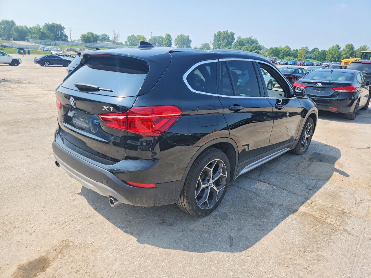 2016 BMW X1 xDrive28I - zdjęcie 3