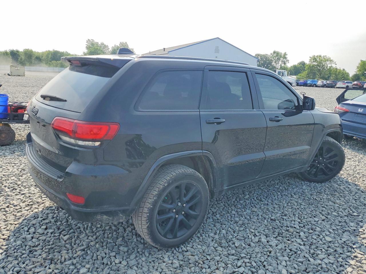 2018 Jeep Grand Cherokee Laredo - zdjęcie 3