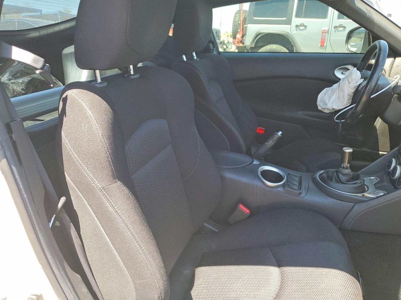 2016 Nissan 370Z Base - zdjęcie 10