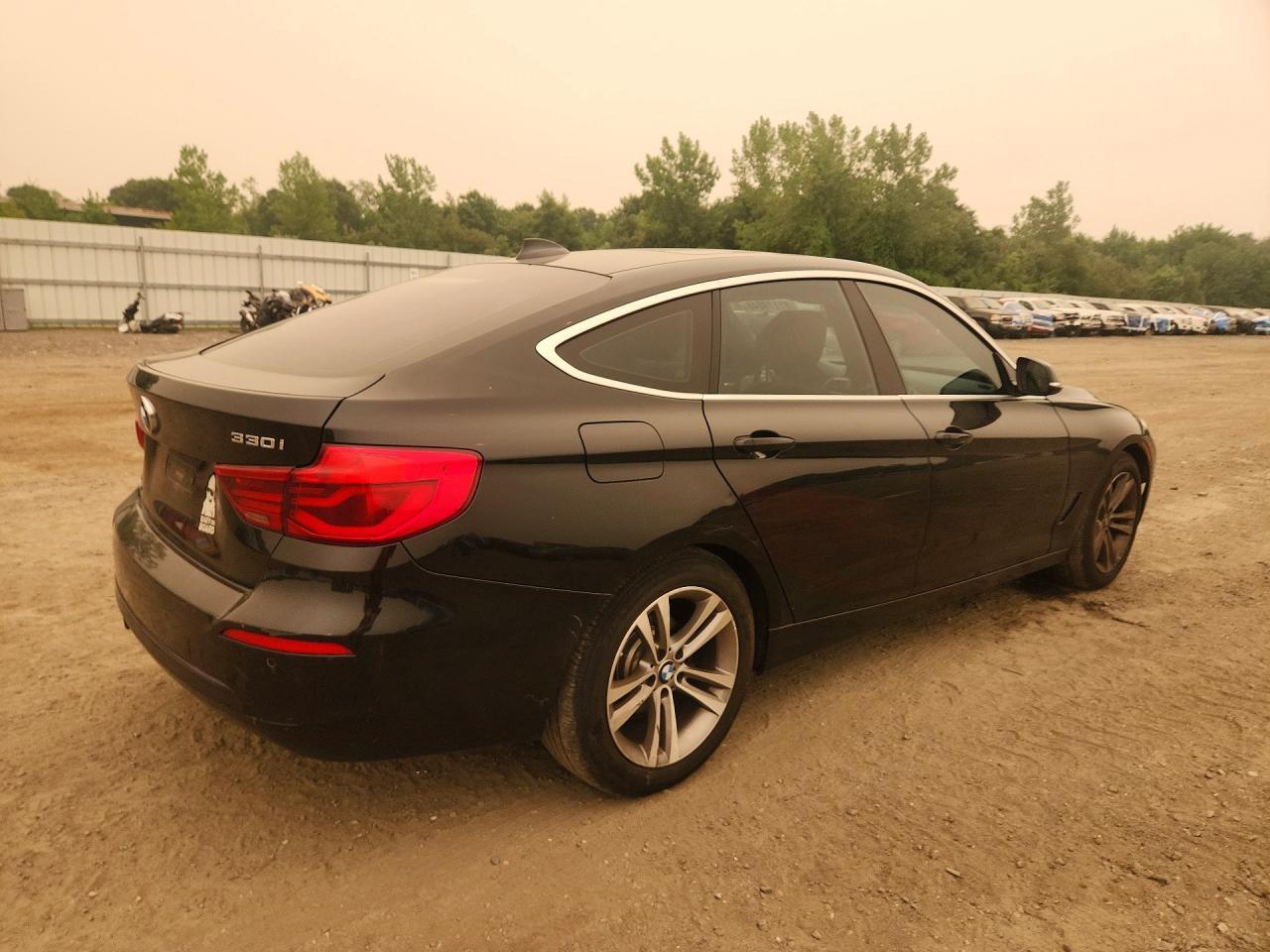 2017 BMW Seria 3 330i - zdjęcie 3