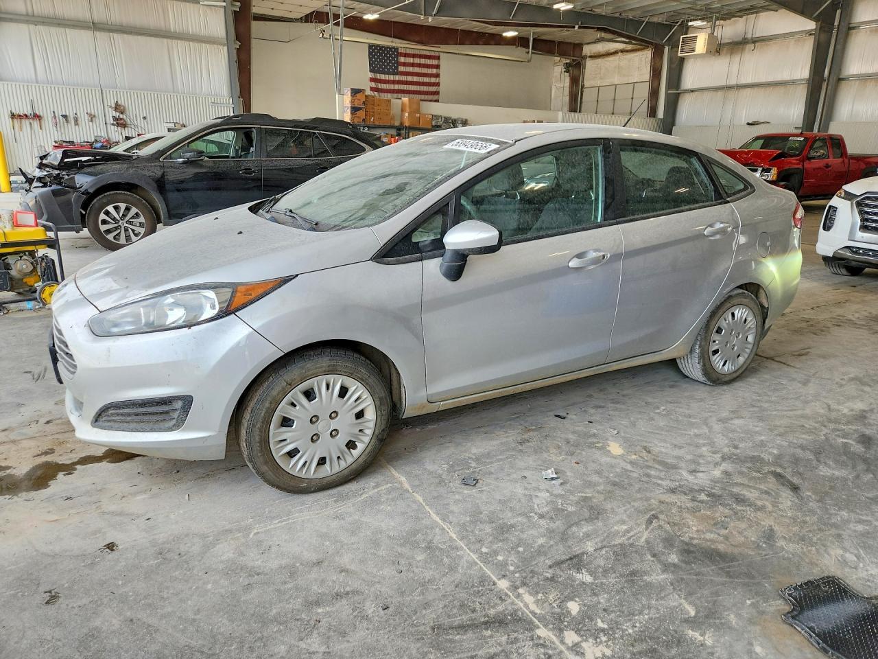 2016 Ford Fiesta S - zdjęcie główne