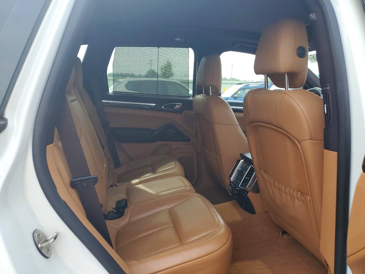 2018 Porsche Cayenne S - zdjęcie 11