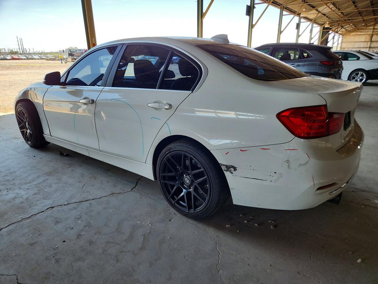 2015 BMW 320 I - zdjęcie 2