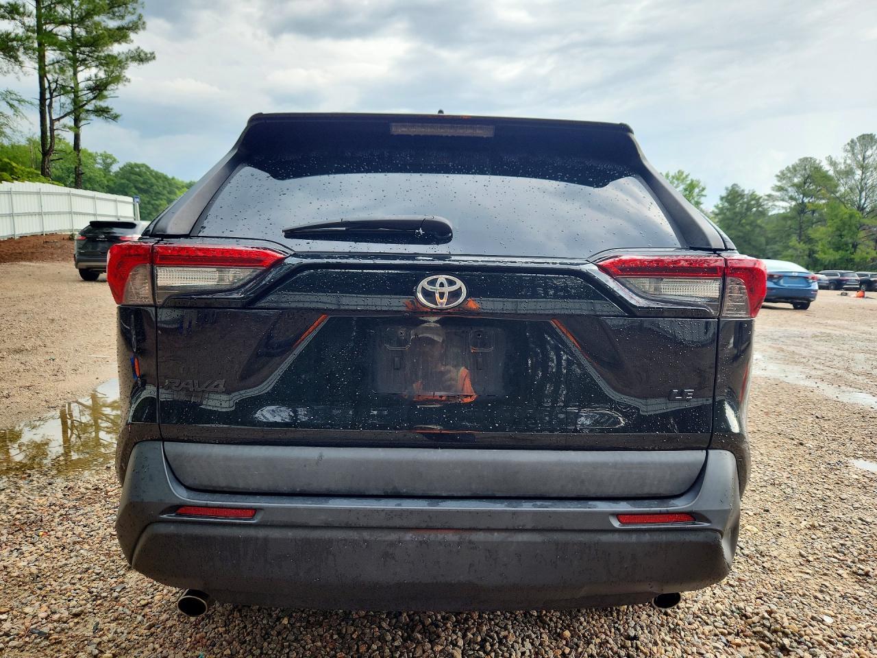 2021 Toyota Rav4 Le - zdjęcie 6