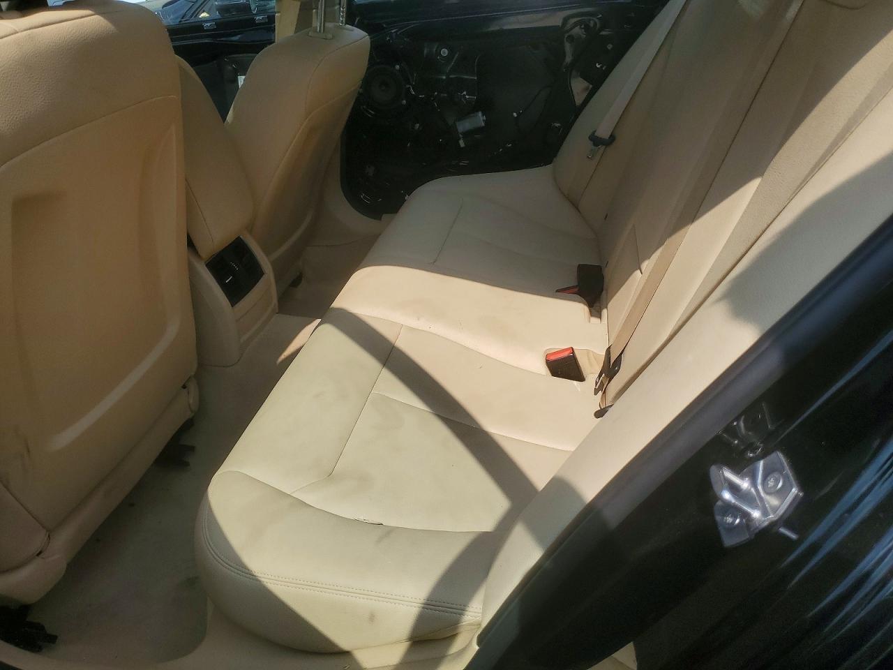 2016 BMW 320 I - zdjęcie 10