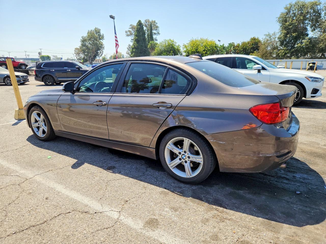 2014 BMW 320 I - zdjęcie 2
