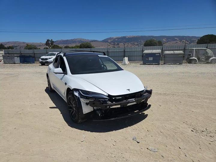 2026 Tesla Model 3 - zdjęcie 14
