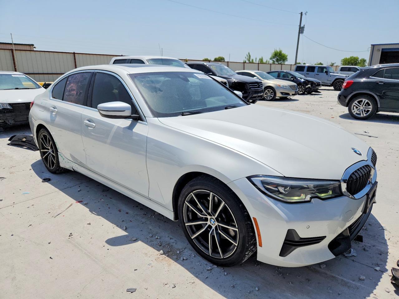 2019 BMW 330I - zdjęcie 4