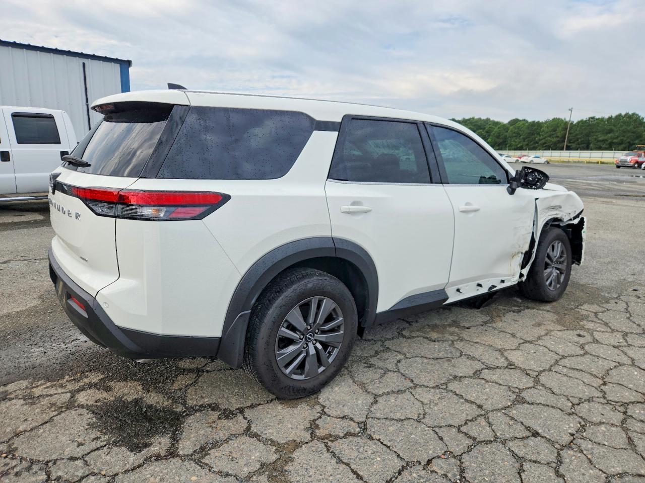 2025 Nissan Pathfinder S - zdjęcie 3