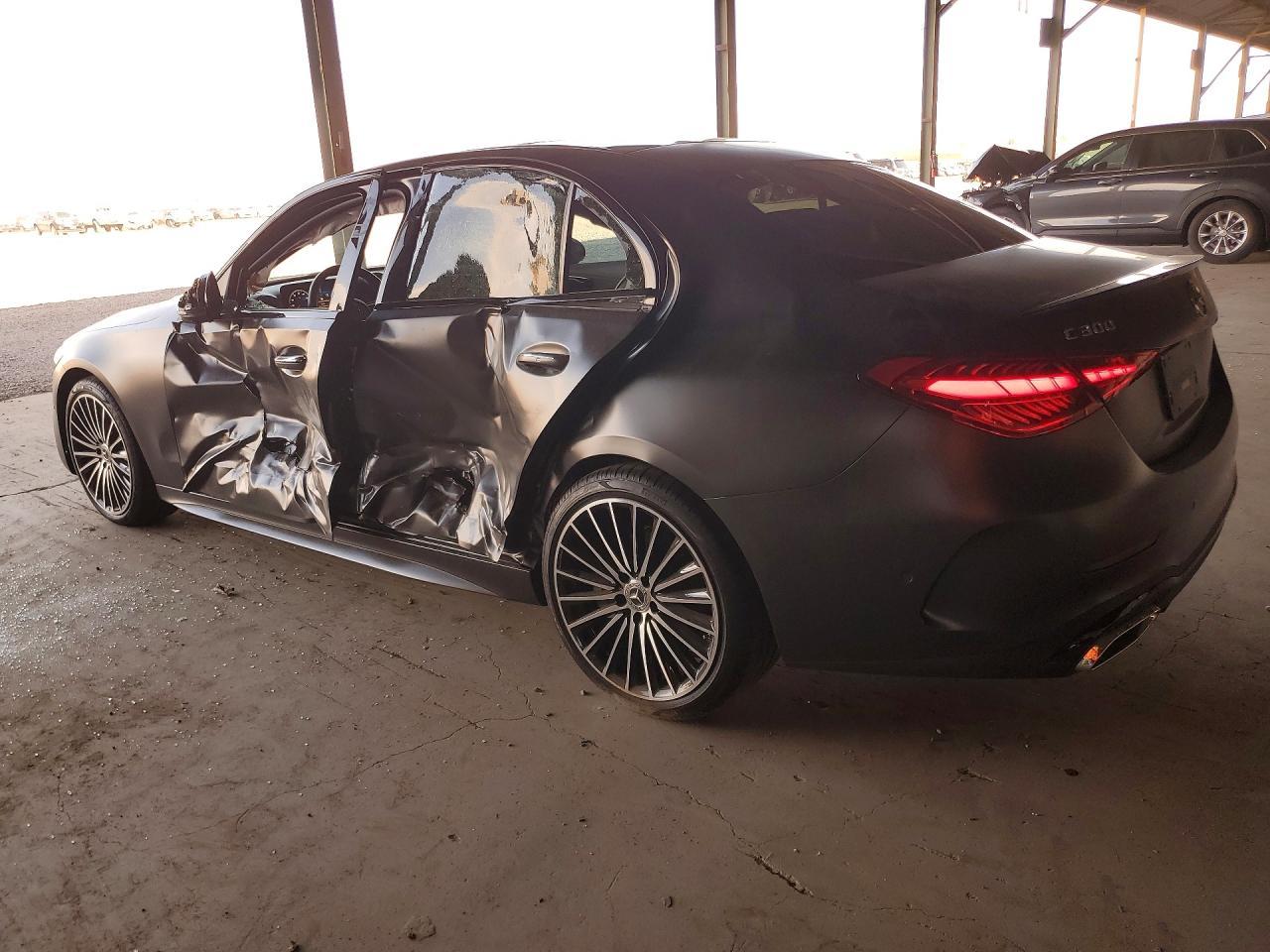 2025 Mercedes-Benz C 300 - zdjęcie 2