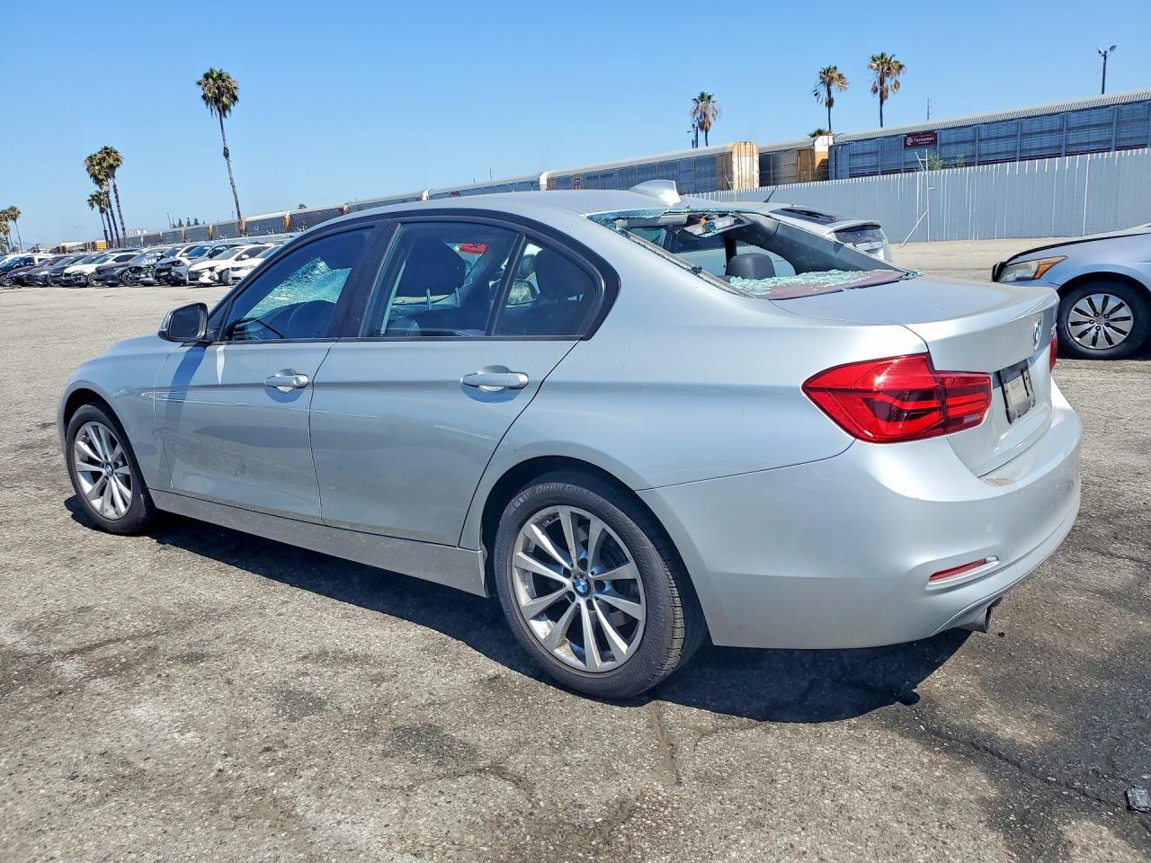 2018 BMW 320 I - zdjęcie 2