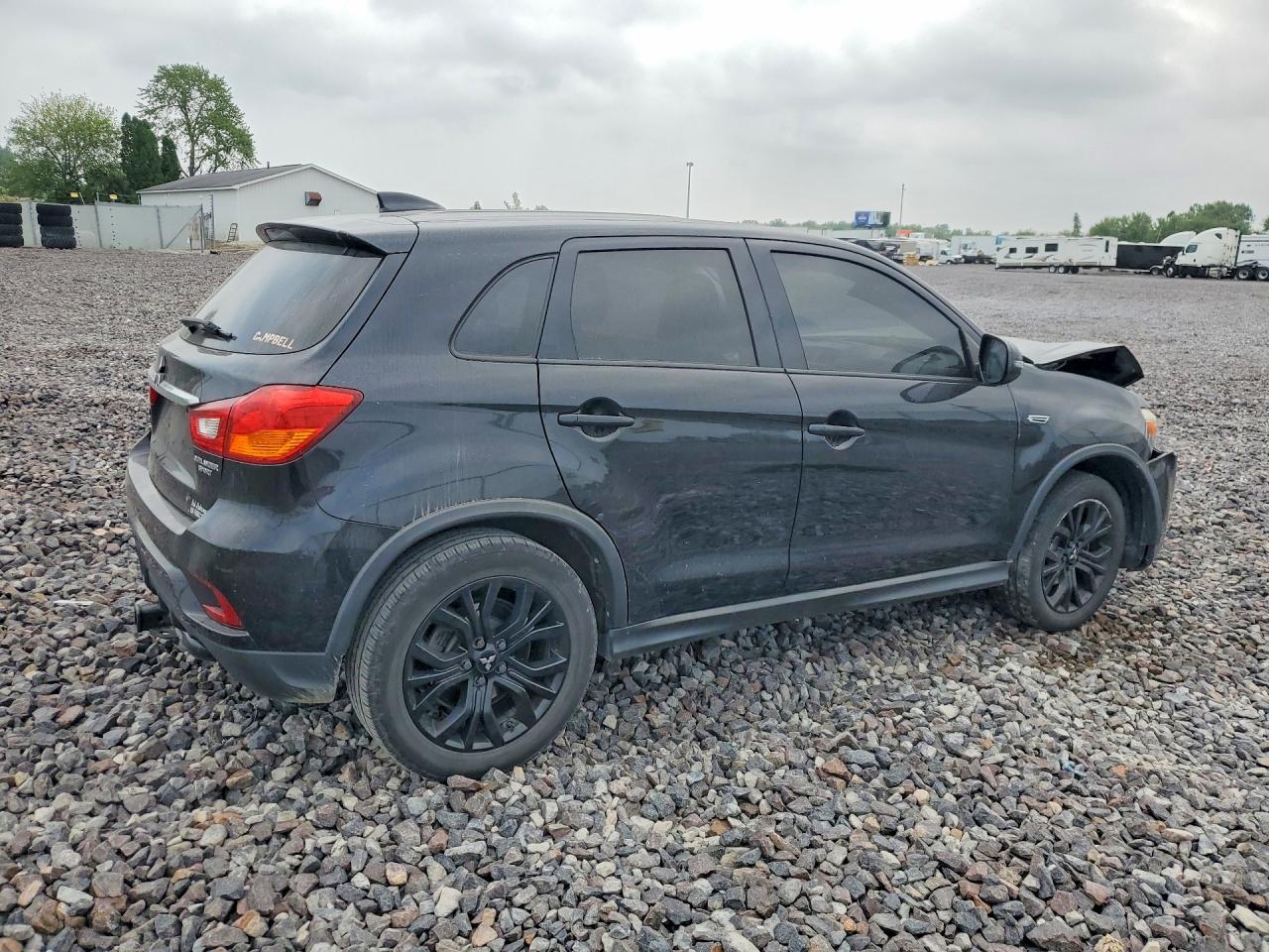 2018 Mitsubishi Outlander Sport Es - zdjęcie 3