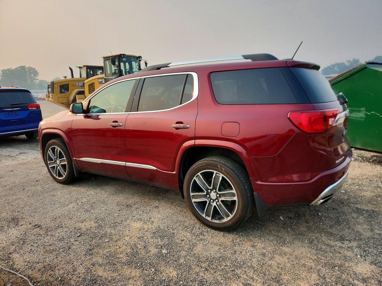 2017 GMC Acadia Denali - zdjęcie 2