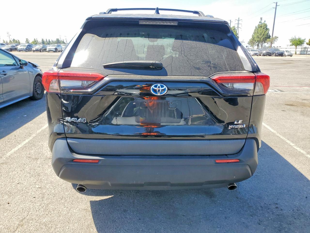 2021 Toyota Rav4 Le - zdjęcie 6