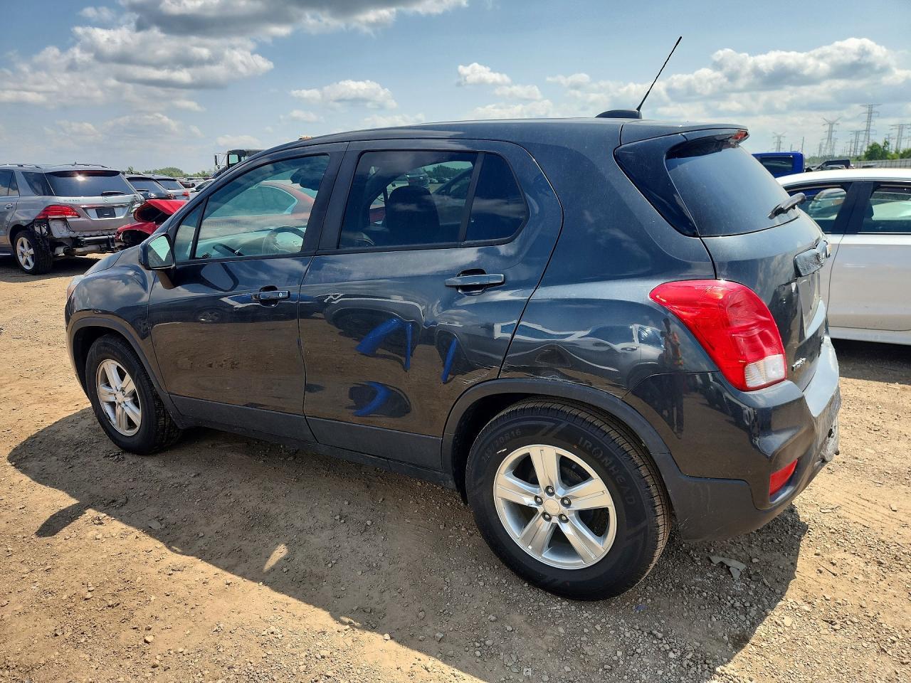 2019 Chevrolet Trax Ls - zdjęcie 2