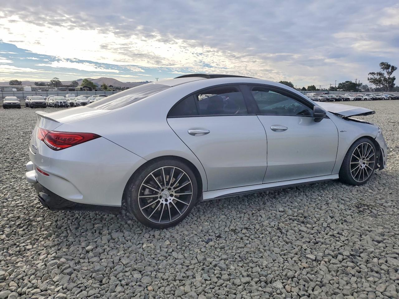 2022 Mercedes-Benz Cla Amg 35 4Matic - zdjęcie 3