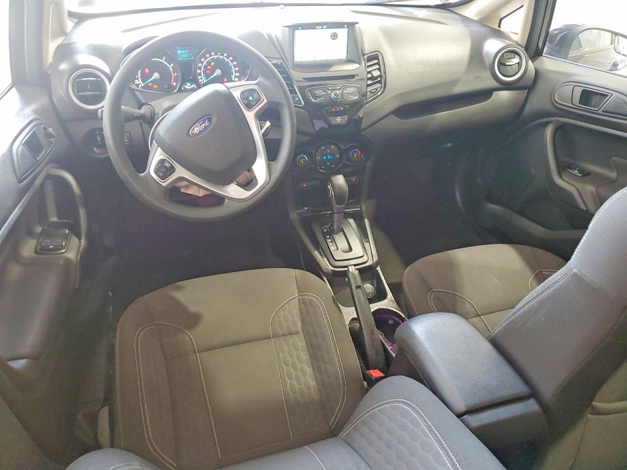 2017 Ford Fiesta Se - zdjęcie 8