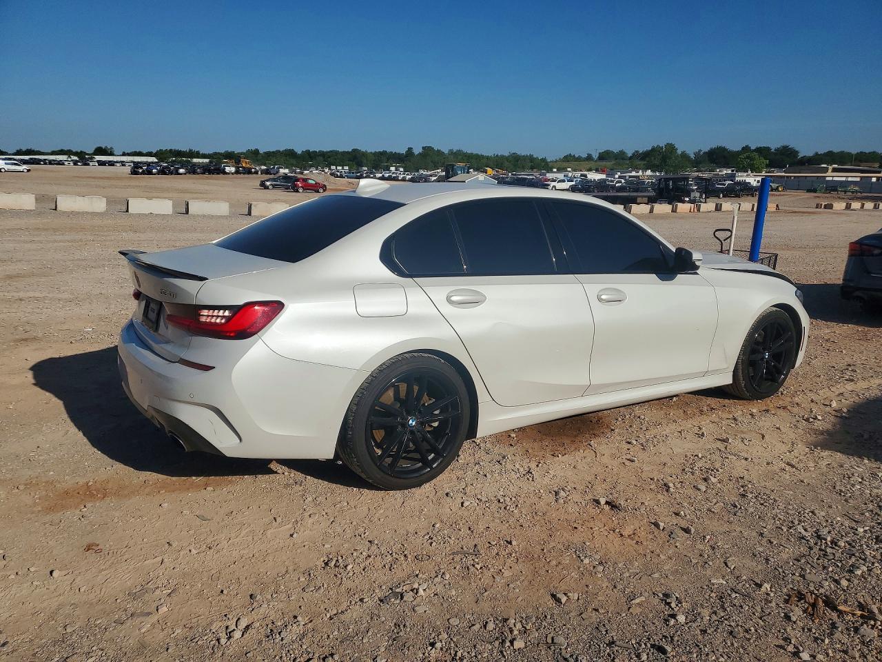 2020 BMW 330I - zdjęcie 3