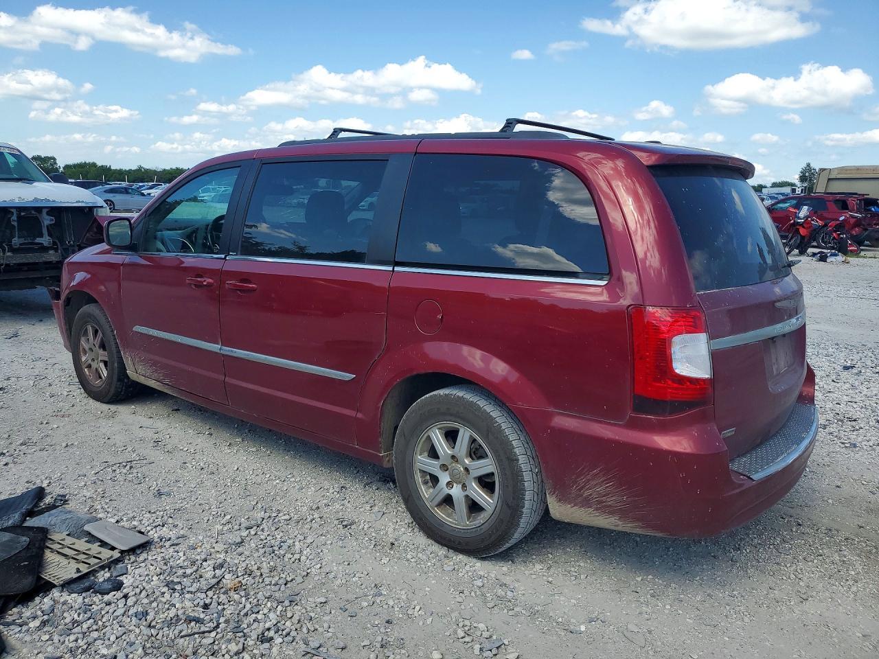 2013 Chrysler Town & Country Touring - zdjęcie 2