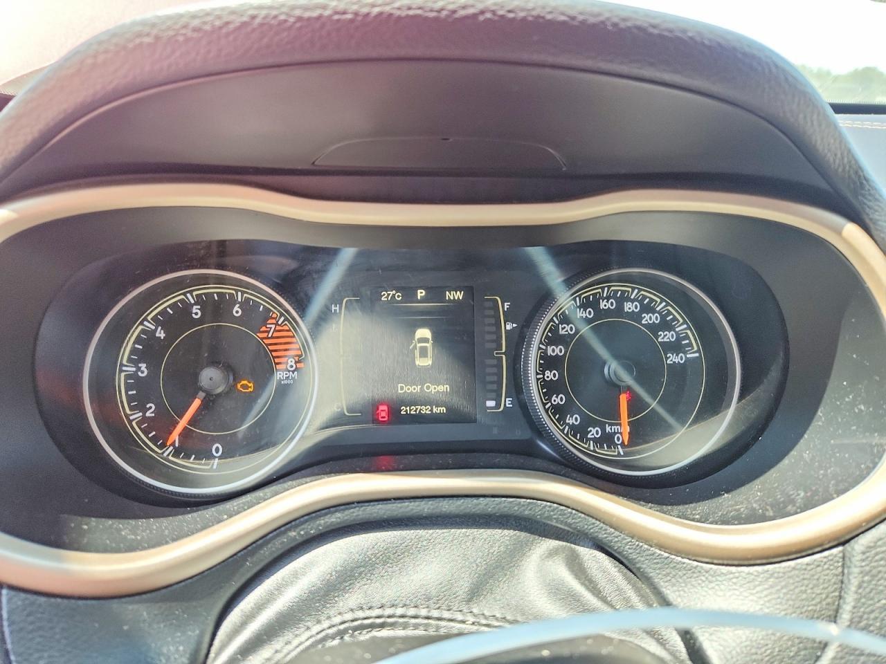 2016 Jeep Cherokee Sport - zdjęcie 9