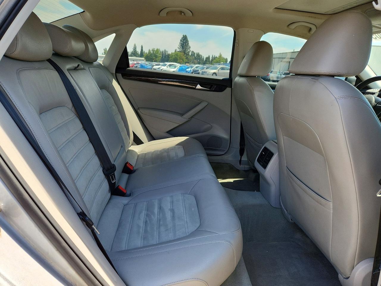2014 Volkswagen Passat Sel - zdjęcie 10