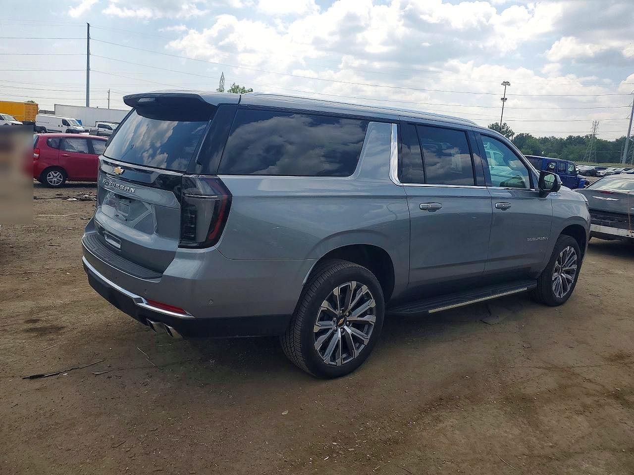 2026 Chevrolet Suburban K1500 High Country - zdjęcie 3