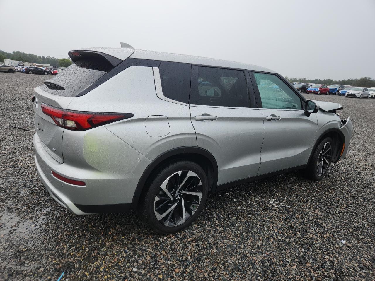 2024 Mitsubishi Outlander Se - zdjęcie 3