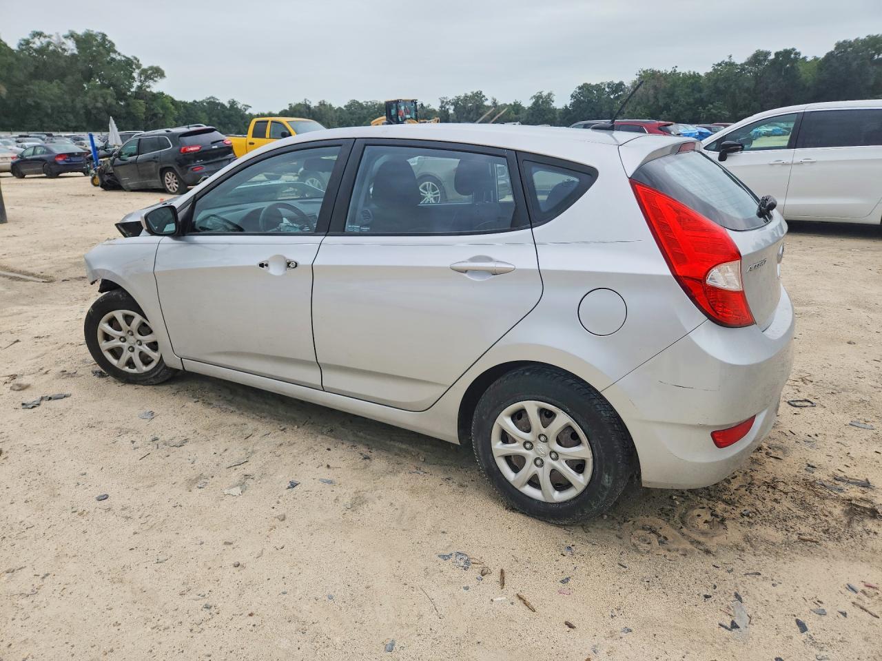 2013 Hyundai Accent Gs - zdjęcie 2