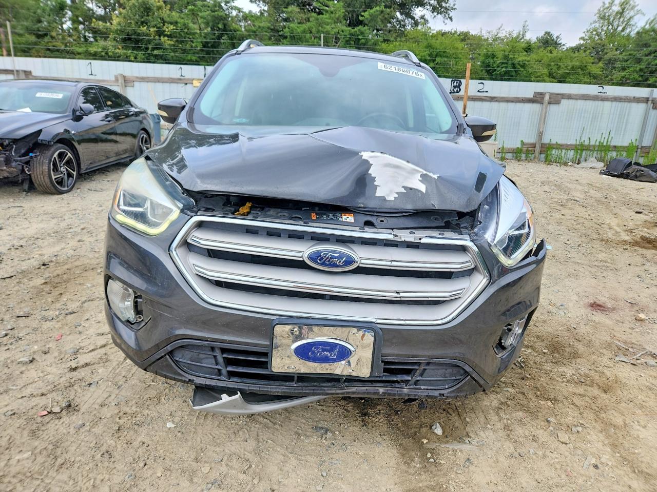 2017 Ford Escape Titanium - zdjęcie 5