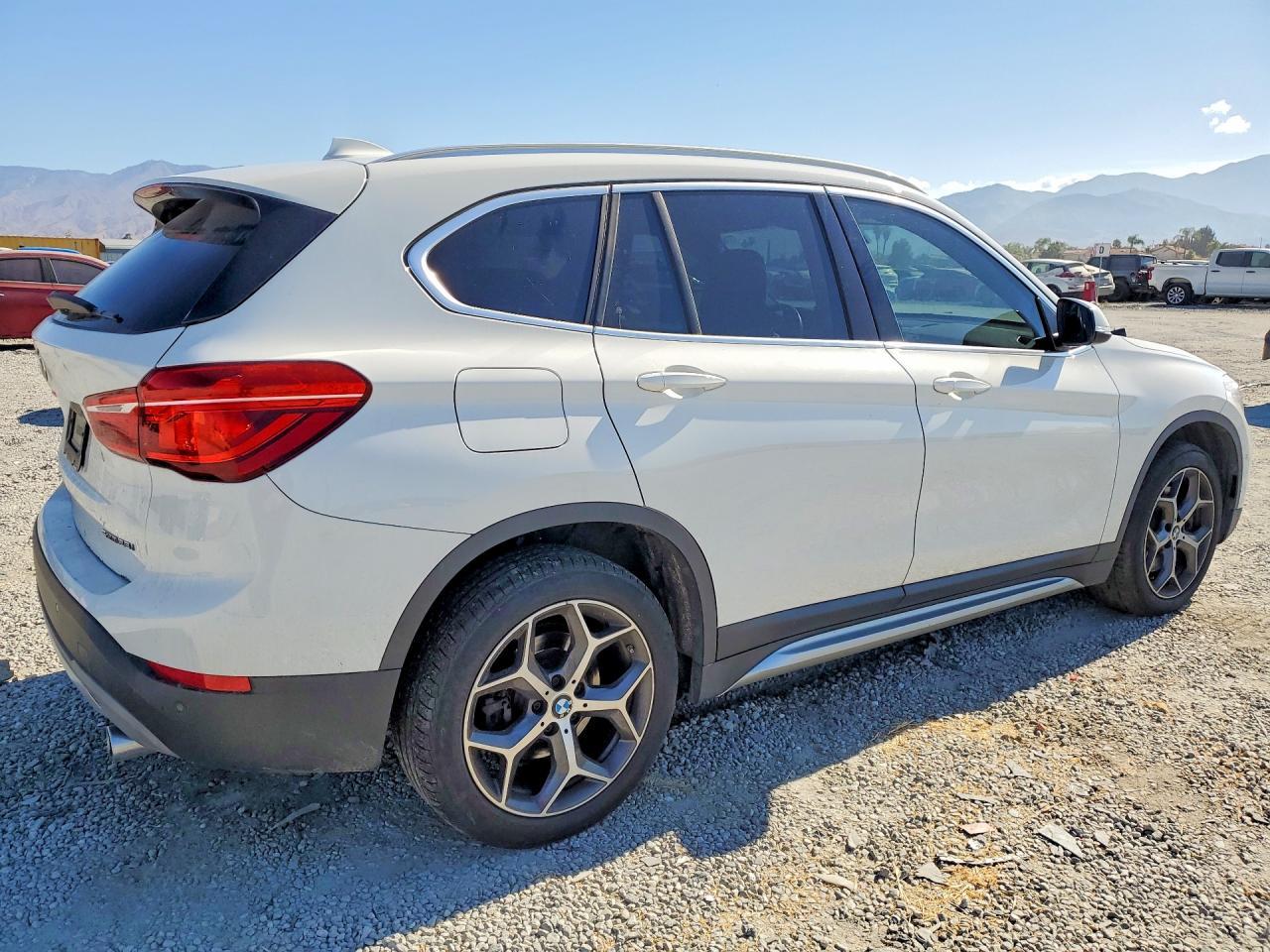 2019 BMW X1 Sdrive28I - zdjęcie 3