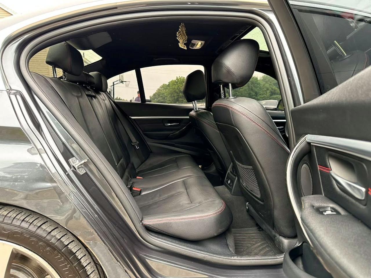2017 BMW 330 Xi - zdjęcie 6