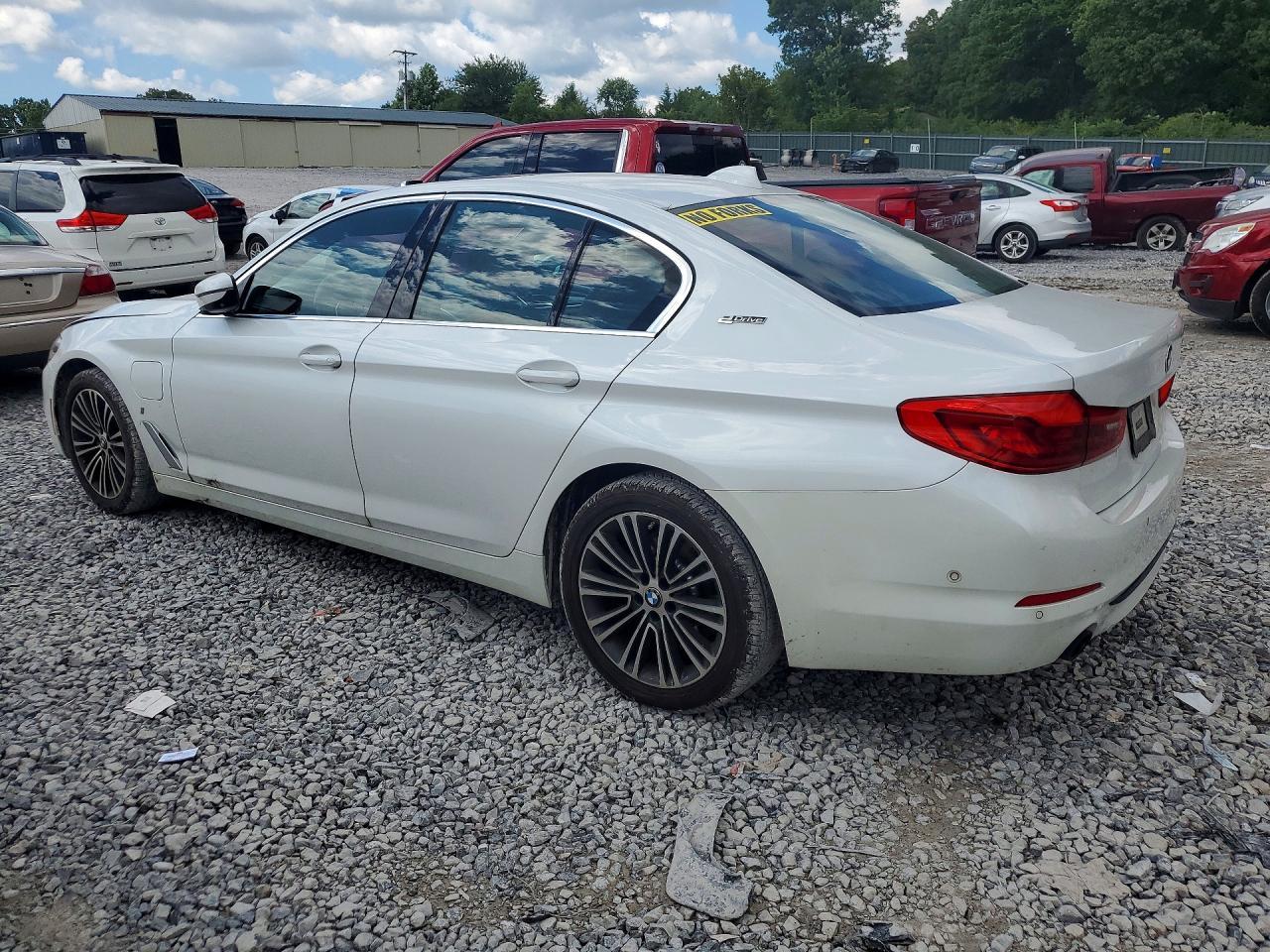 2019 BMW 530E - zdjęcie 2