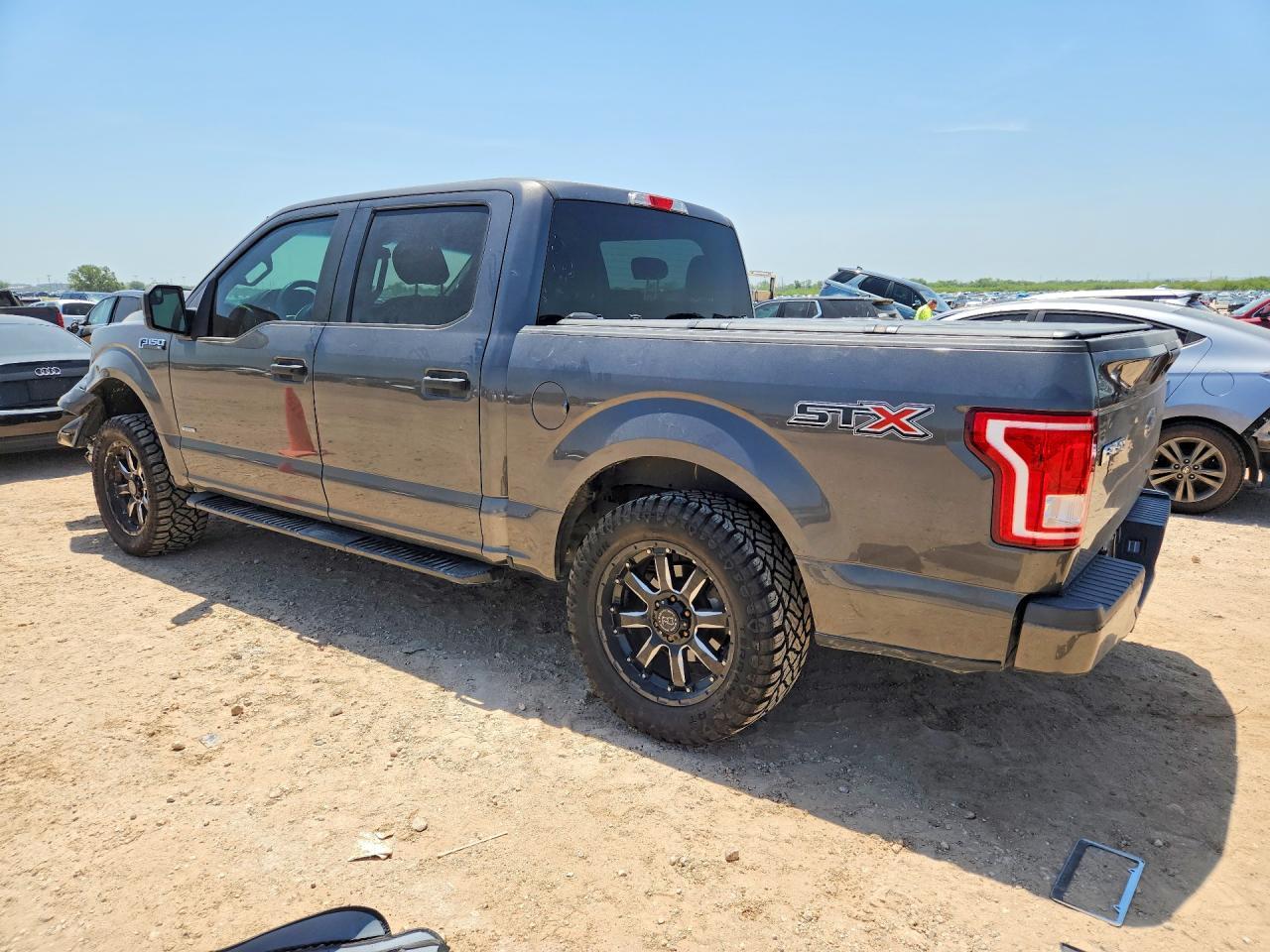 2017 Ford F150 Supercrew - zdjęcie 2