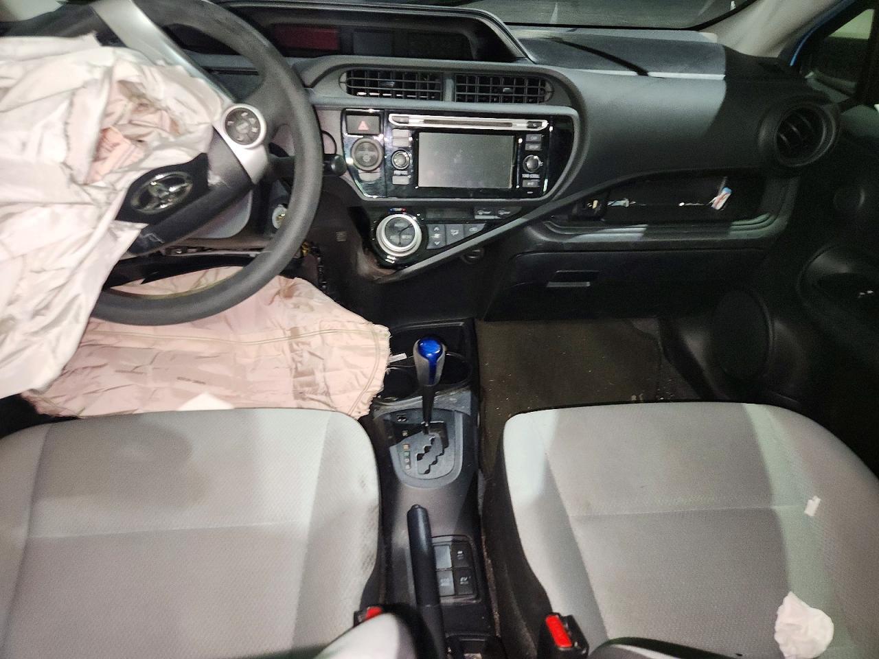 2015 Toyota Prius C One - zdjęcie 8