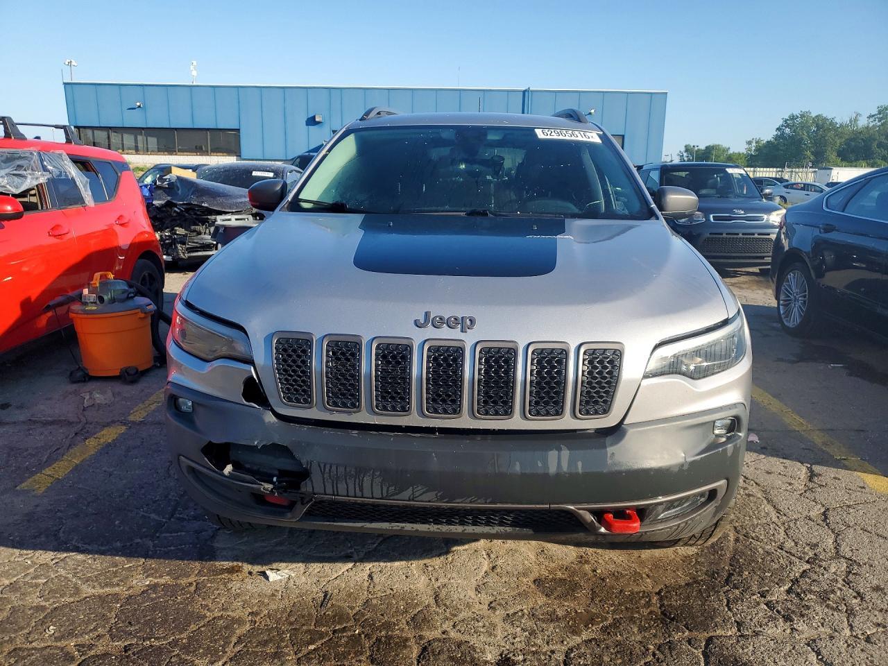 2019 Jeep Cherokee Trailhawk - zdjęcie 5