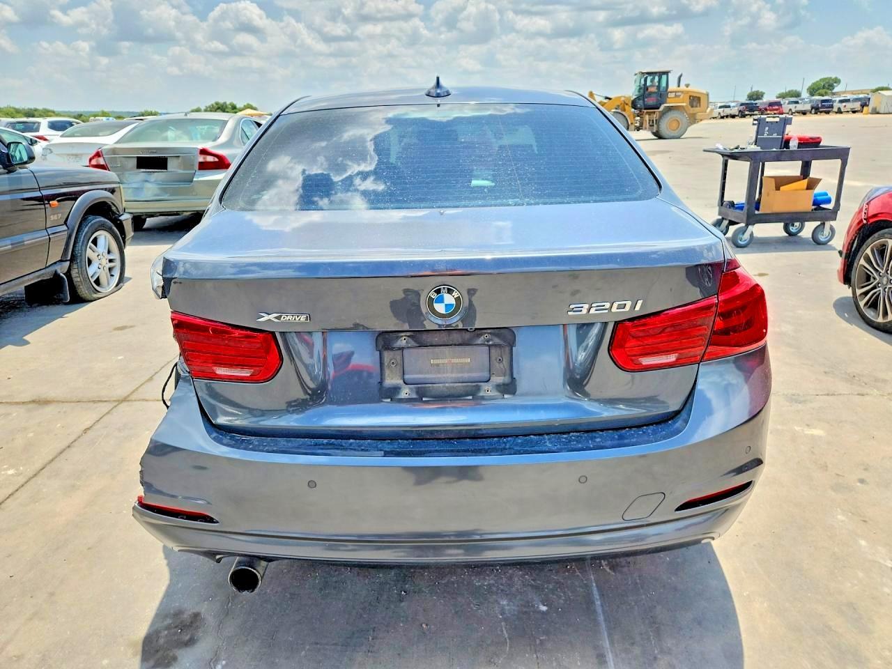 2017 BMW Seria 3 320i - zdjęcie 6