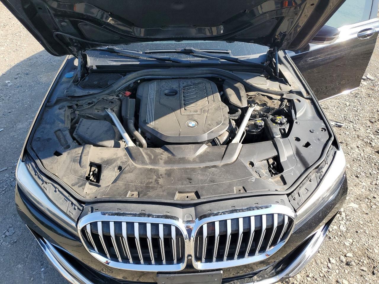 2020 BMW Seria 7 740i - zdjęcie 11