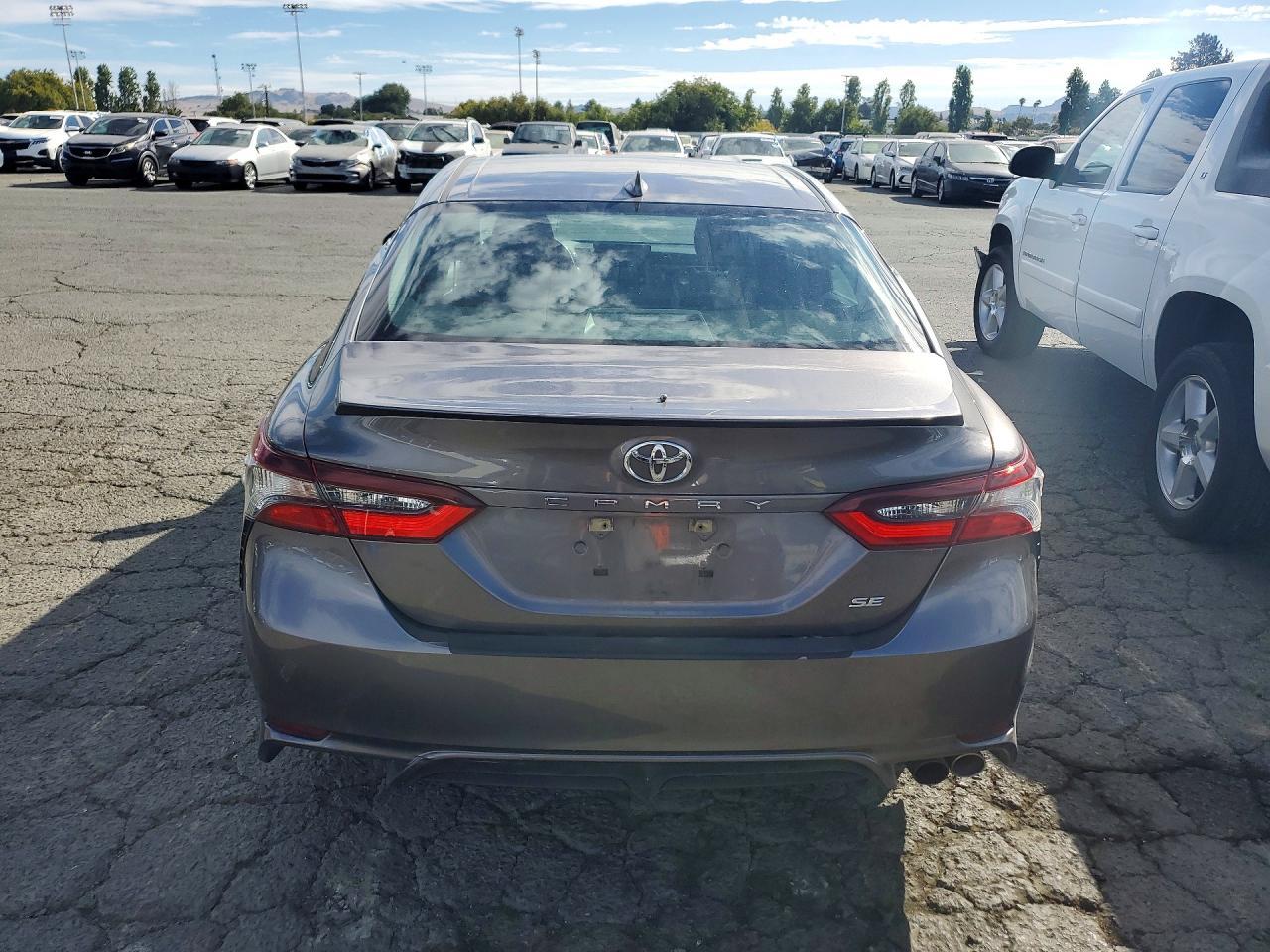 2021 Toyota Camry Se - zdjęcie 6