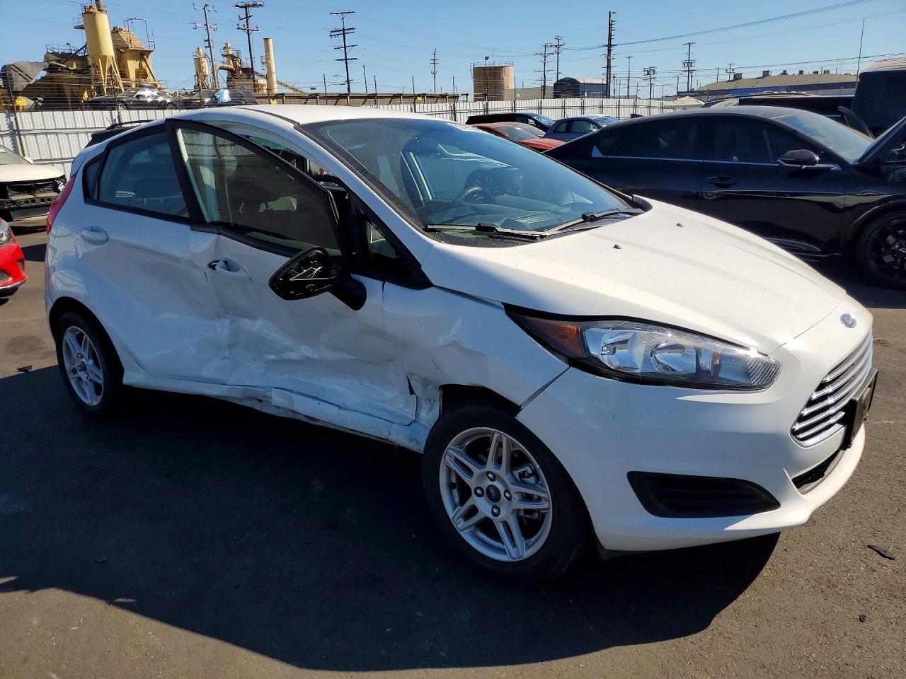 2017 Ford Fiesta Se - zdjęcie 4