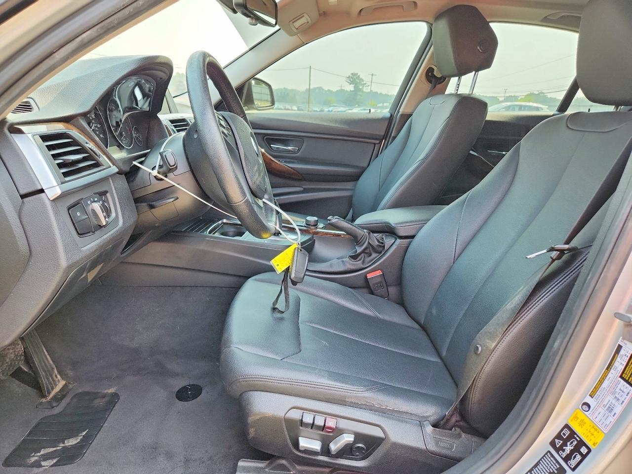 2016 BMW Seria 3 320i - zdjęcie 7