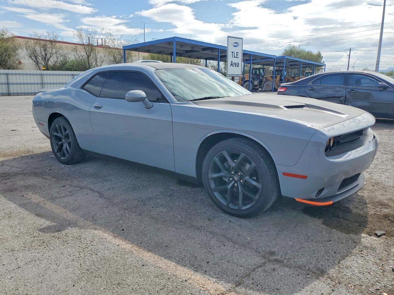 2021 Dodge Challenger Sxt - zdjęcie 4