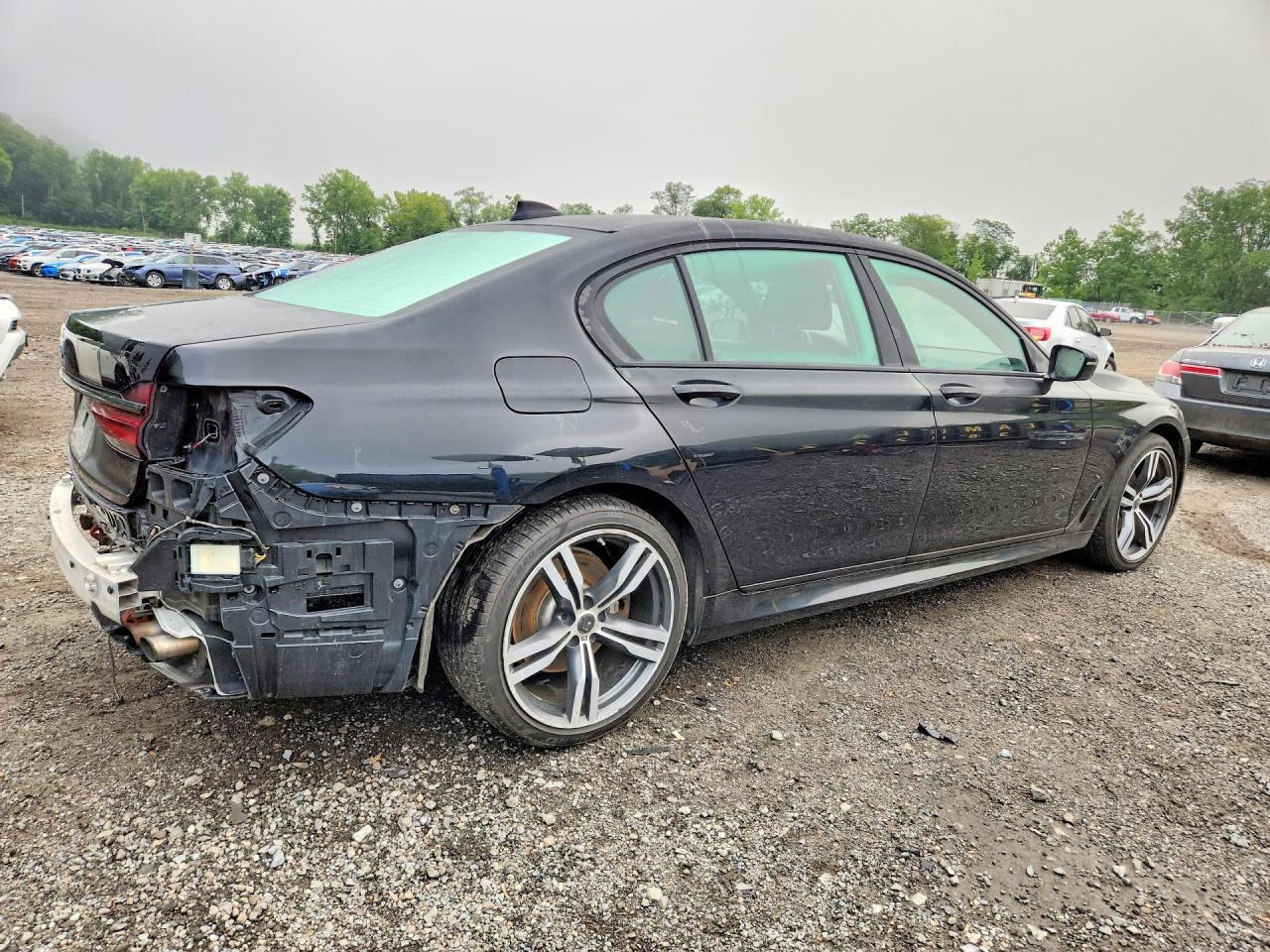 2017 BMW 750 Xi - zdjęcie 3
