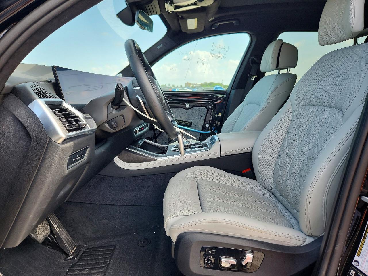 2025 BMW X7 xDrive40I - zdjęcie 7
